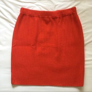YARD SALE St.John Collection Red Ribbed Skirt